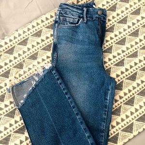 Size 4/27 Good American Jeans